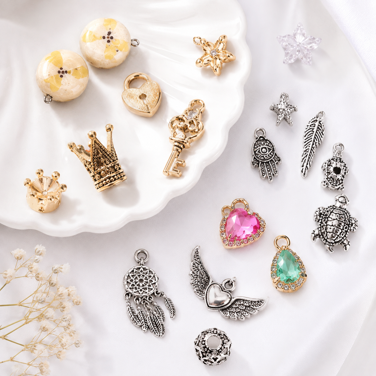 Charms & Pendants