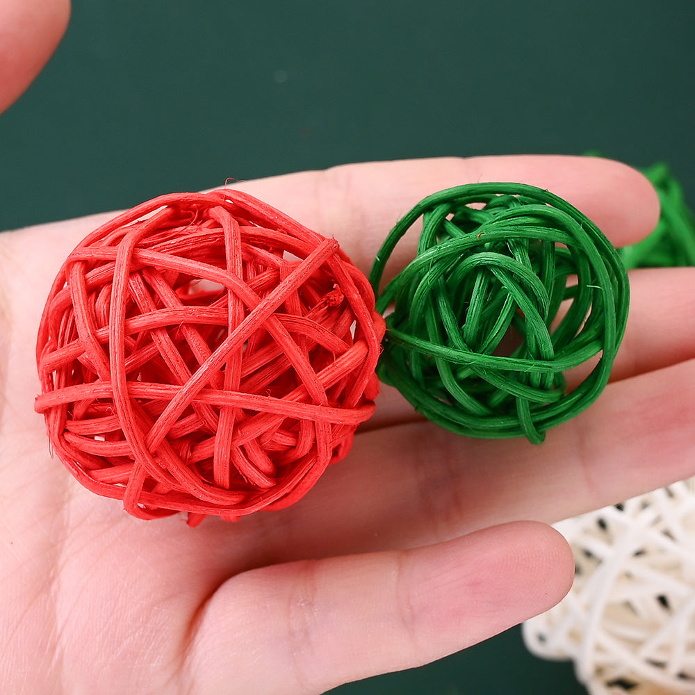 15PCS 3/4cm Red Green White Christmas Wicker Rattan Ball Set