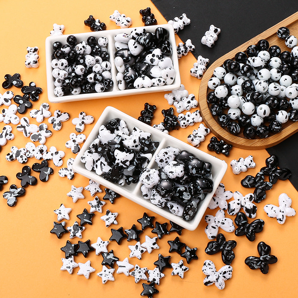 100/200pcs Star Heart Butterfly Beads Acrylic Black & White Graffiti