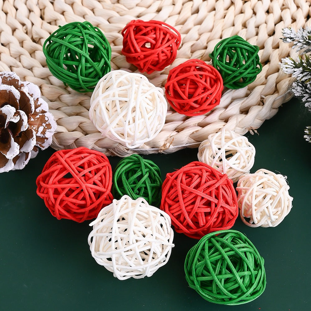 15PCS 3/4cm Red Green White Christmas Wicker Rattan Ball Set